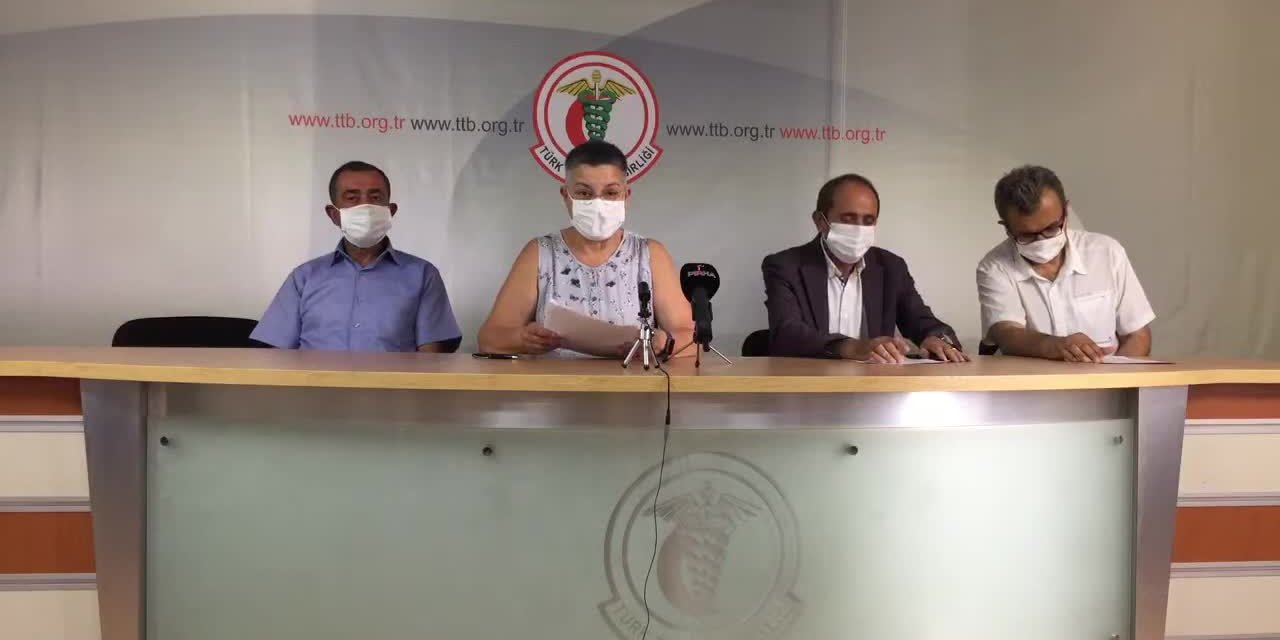 DİSK, KESK, TMMOB VE TTB'DEN ORTAK AÇIKLAMA: BAKANLIĞIN KISITLI VERİ PAYLAŞMASI, SALGININ KONTROL EDİLMESİNİÖNLEDİ
