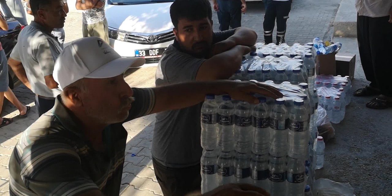 MERSİNLİLER, ÇIKAN YANGINA YETERLİ MÜDAHALENİN YAPILMADIĞINI SÖYLEDİ