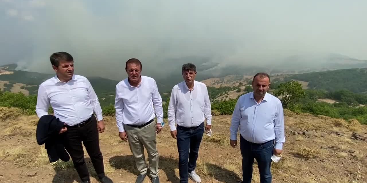 CHP'LİŞAROĞLU, HOZAT YANGIN BÖLGESİNDEN SESLENDİ: "KENDİ MEMLEKETİMİZDE DOĞANIN YOK OLMASINI ACI İÇİNDE İZLİYORUZ"