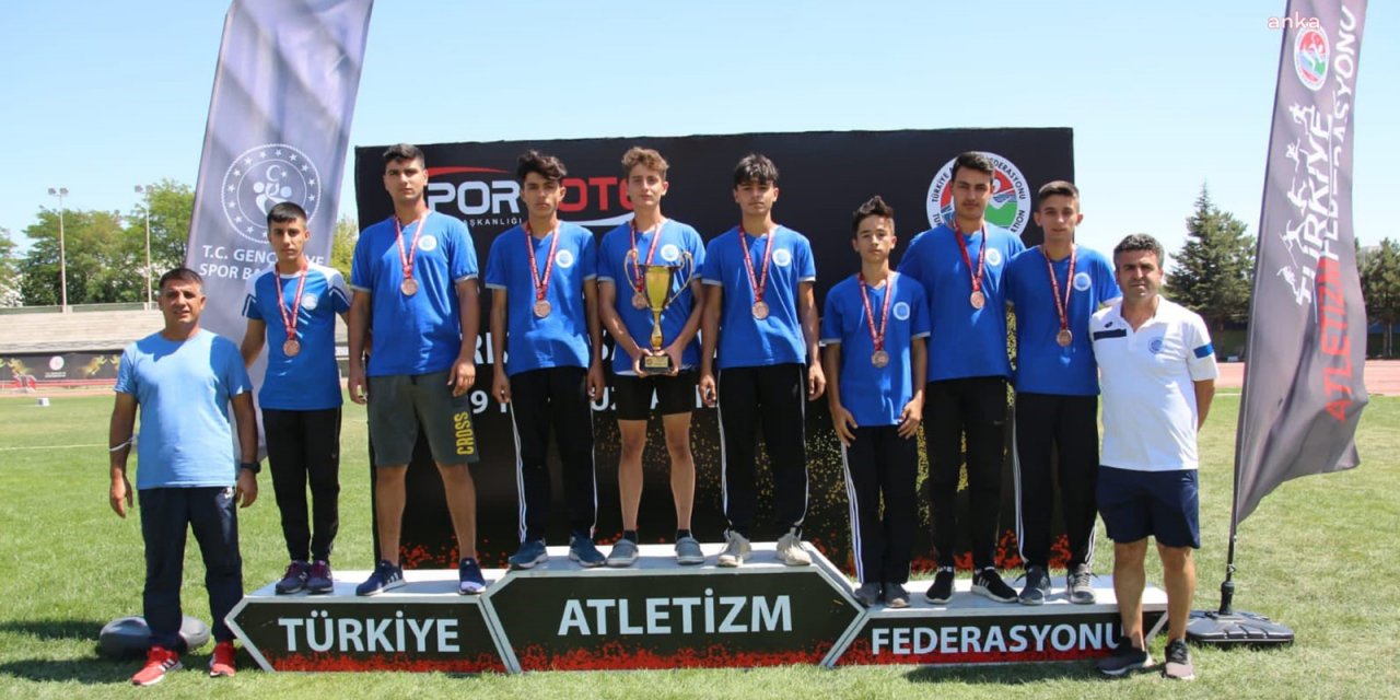 SEYHANLI ATLETLER TÜRKİYE ÜÇÜNCÜSÜ
