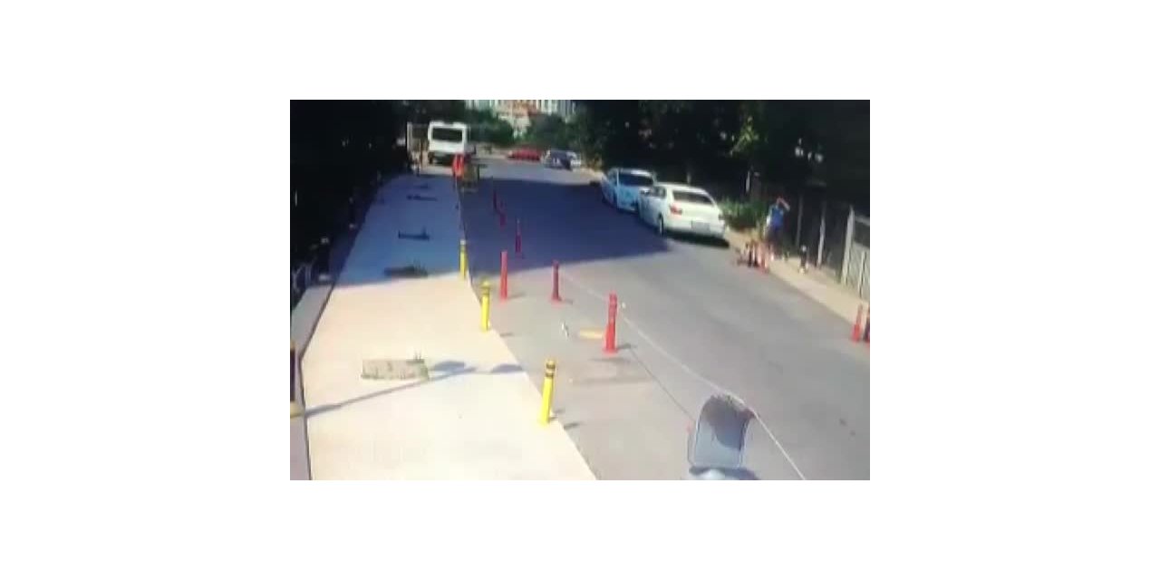 CAMINI KIRDIKLARI ARAÇTAN BİR MİLYON LİRALIK ÇEK VE BİLGİSAYAR ÇALAN İKİ KİŞİDEN BİRİ YAKALANDI