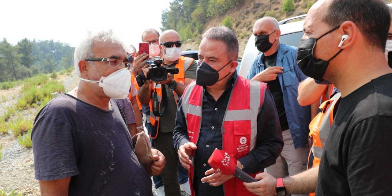 ANTALYA BÜYÜKŞEHİR BELEDİYE BAŞKANI BÖCEK: "GÖNDOĞMUŞ'A UÇAK GÖNDERİN, YANIYORUZ"