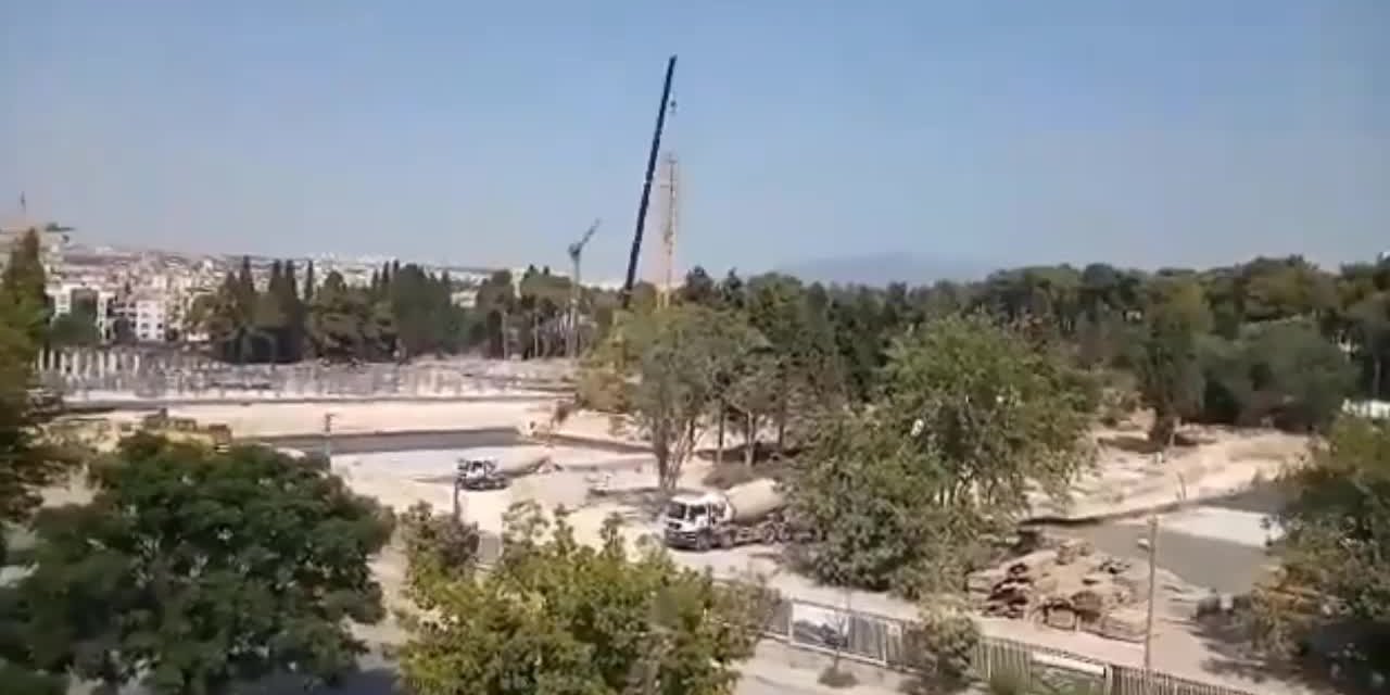 HASTANE BAHÇESİNDE AĞAÇLAR KESİLDİ