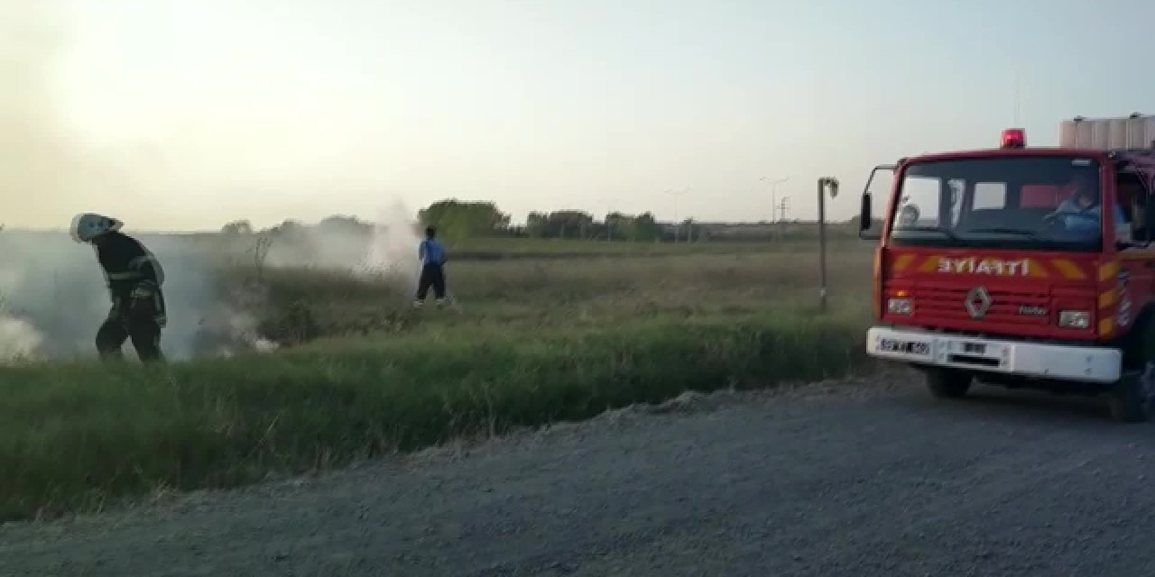 ÇORLU'DA OTLUK ALANI YAKTIĞI İDDİA EDİLEN ŞÜPHELİYİ VATANDAŞLAR YAKALADI
