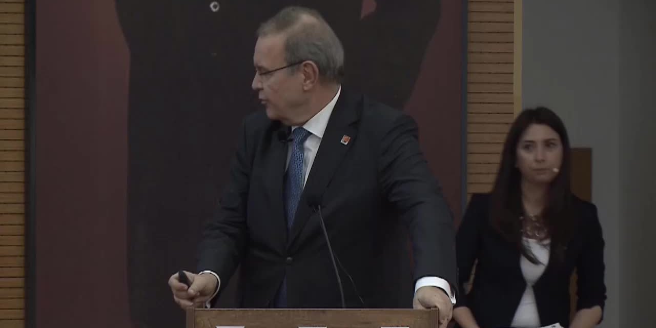 CHP SÖZCÜSÜÖZTRAK: "BUHRANDAN ÇIKIŞİÇİN ÜÇ 'YENİ'YE İHTİYACIMIZ VAR. BİZ HAZIRIZ"