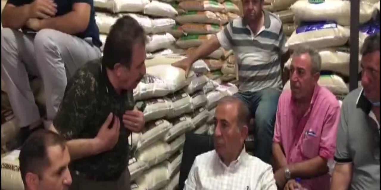 CHP'Lİ TEKİN’E DERT YANAN ESNAF: “ANNESİ BABASI ÖLMÜŞ YETİM ÇOCUKLAR GİBİYİZ”