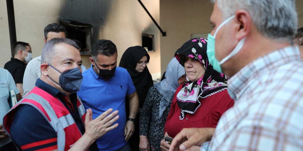 ANTALYA BÜYÜKŞEHİR BELEDİYE BAŞKANI, YANGIN BÖLGELERİNİ ZİYARET ETTİ: "YARALARI BİRLİKTE SARACAĞIZ"
