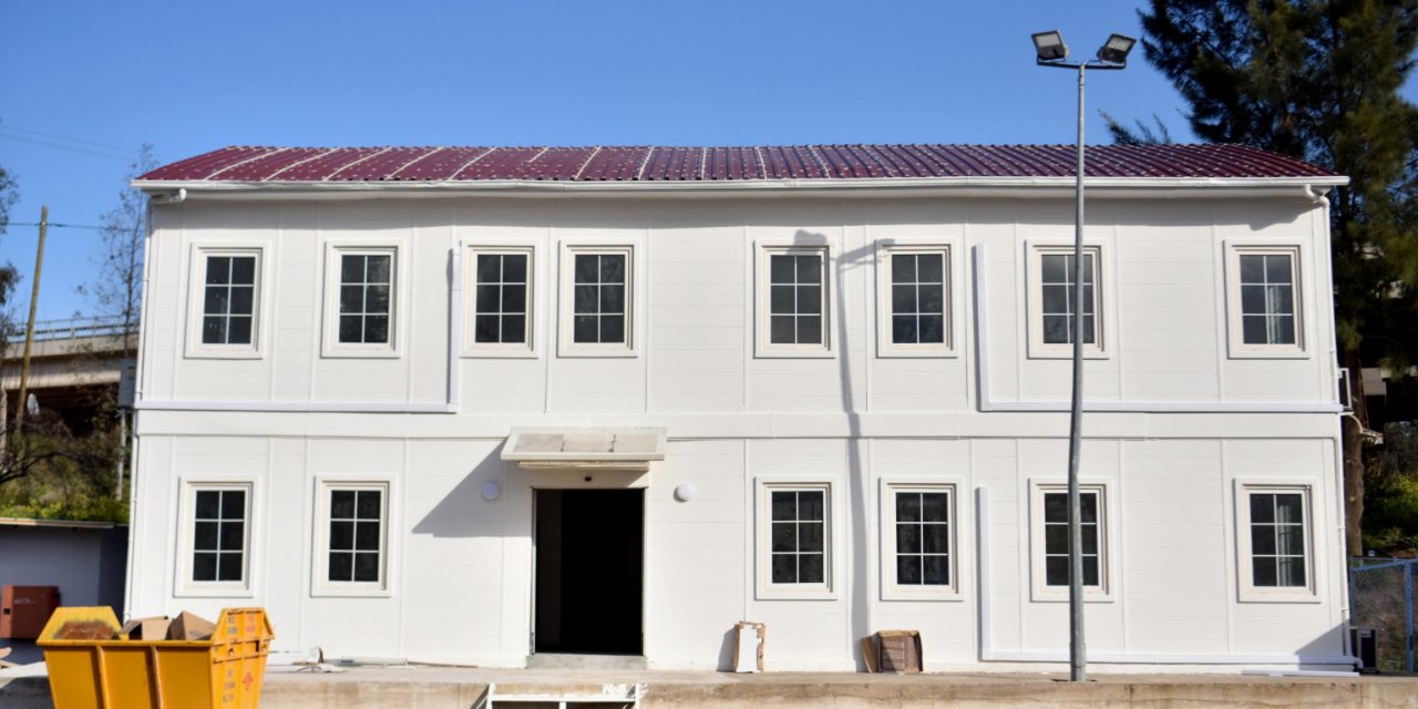 DAHA TEMİZ BORNOVA İÇİN TEMİZLİK İŞLERİŞANTİYESİ TAMAMEN YENİLENDİ