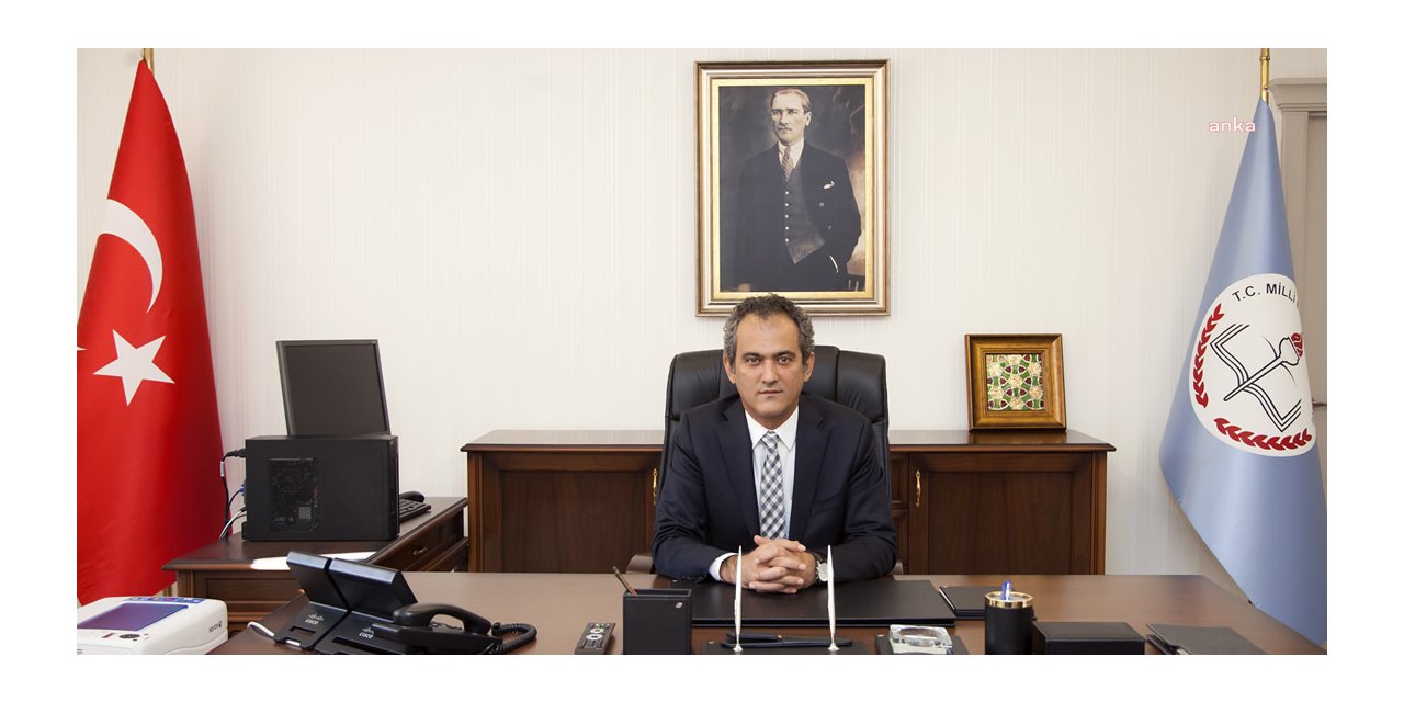 MİLLİ EĞİTİM BAKANI SELÇUK İSTİFA ETTİ, YERİNE MAHMUT ÖZER GETİRİLDİ