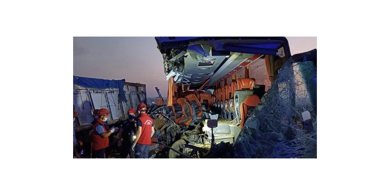 SOMA’DAKİ TRAFİK KAZASINDA HAYATINI KAYBEDENLER İÇİN SİYASİLERDEN TAZİYE