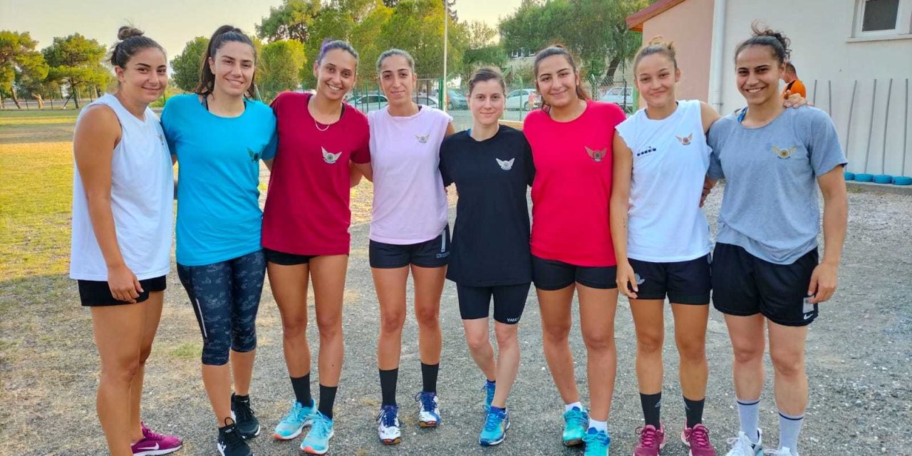 YENİMAHALLE BELEDİYESPOR'UN YENİ SEZON HAZIRLIKLARI SÜRÜYOR