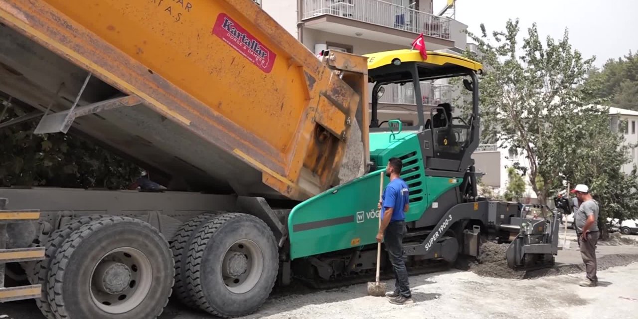 KUŞADASI'NDAKİİKİÇEŞMELİK MAHALLESİNE 22 BİN METREKARE YOL YAPILACAK