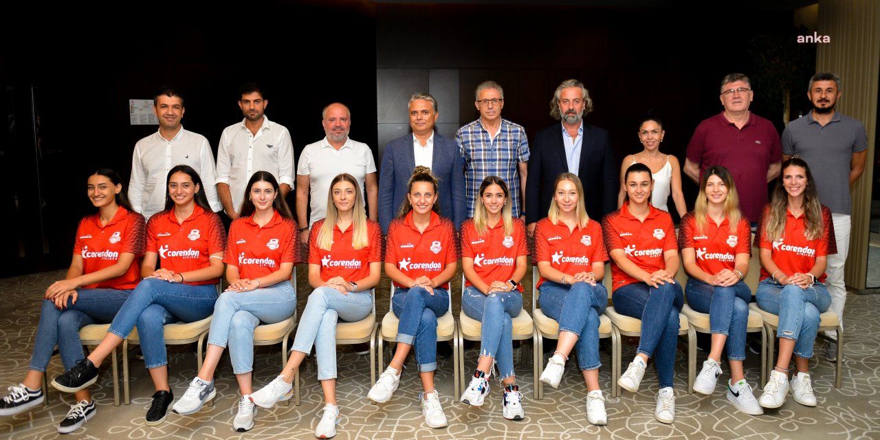 MURATPAŞA KADIN VOLEYBOL TAKIMI, BELEDİYE BAŞKANI İLE BİR ARAYA GELDİ
