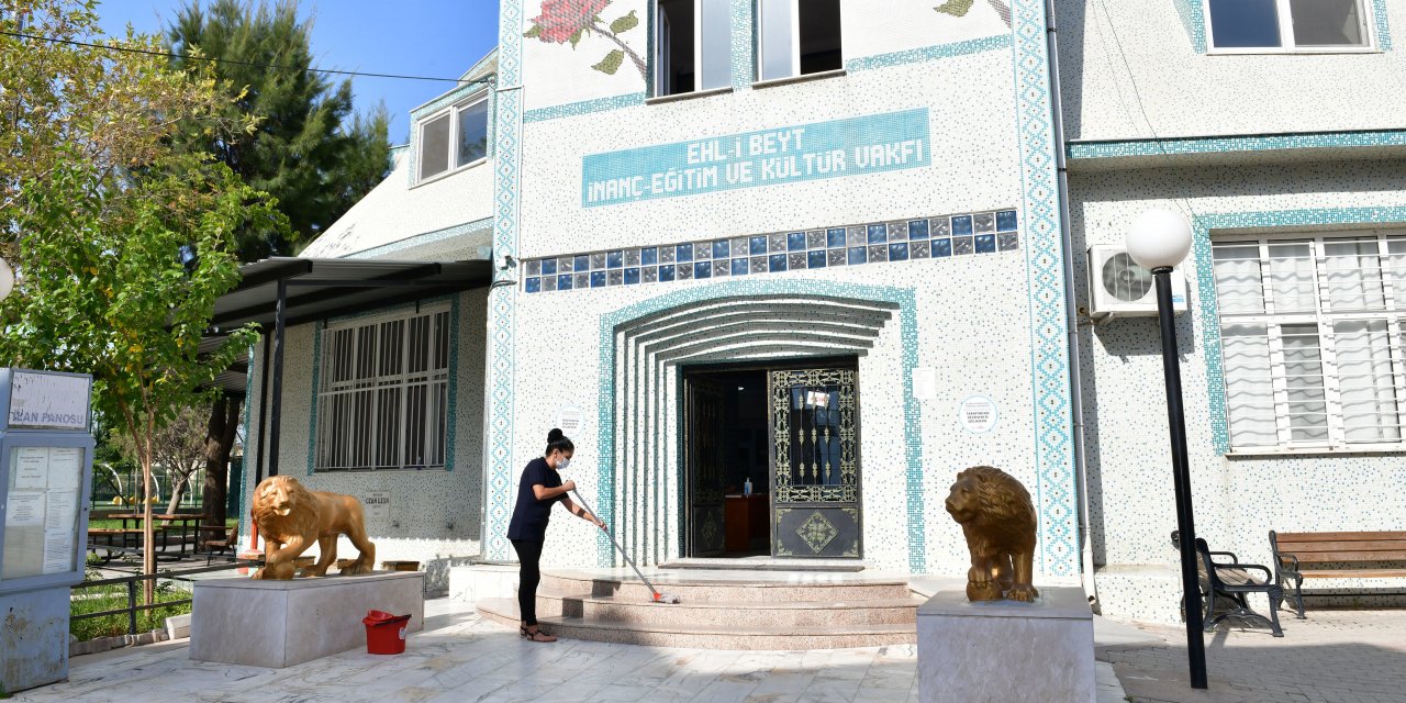 ÇİĞLİ'DE CEMEVLERİ TEMİZLENDİ