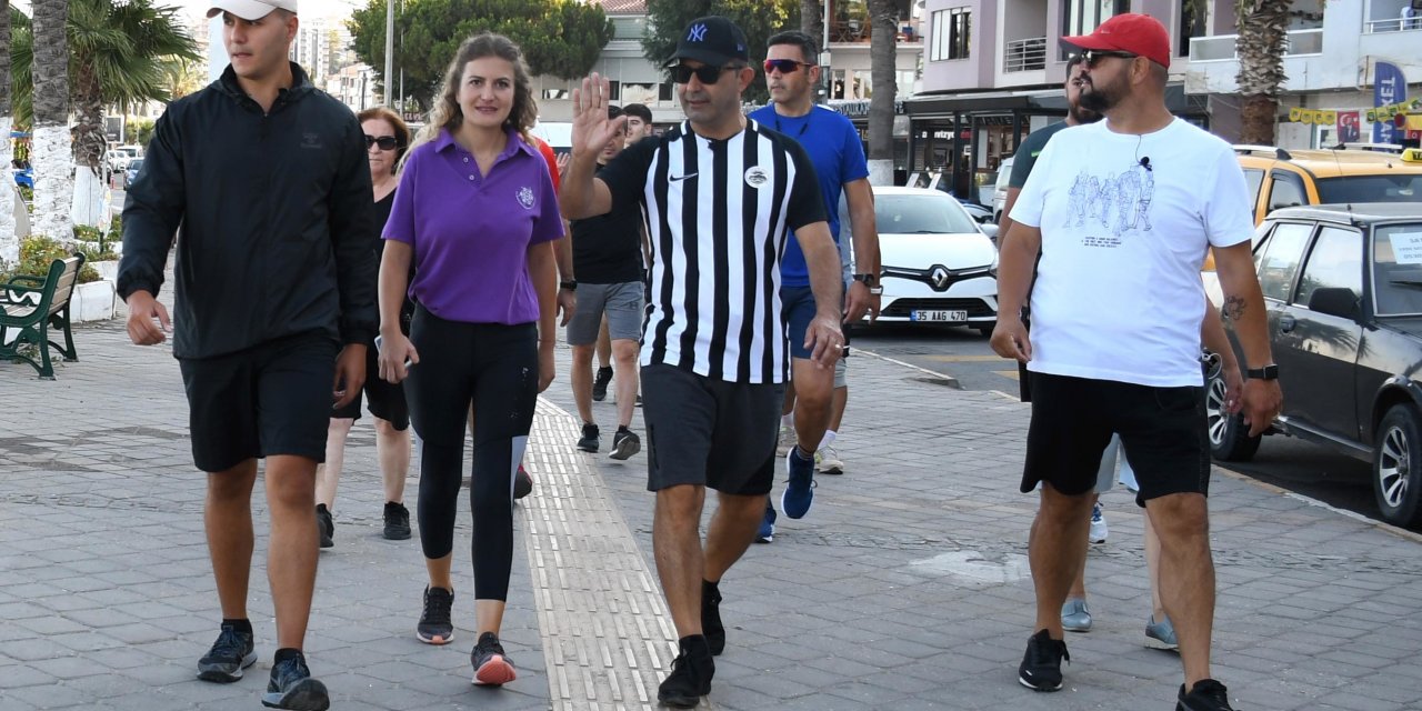 KUŞADASI BELEDİYE BAŞKANI GÜNEL VATANDAŞLARLA SABAH SPORU YAPTI