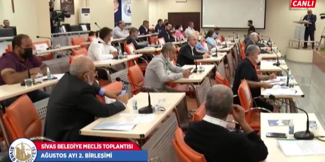 SİVAS’TA AKP’Lİ BELEDİYE MECLİS ÜYESİ "HİZMET EDEMİYORUM" DİYEREK İSTİFA ETTİ