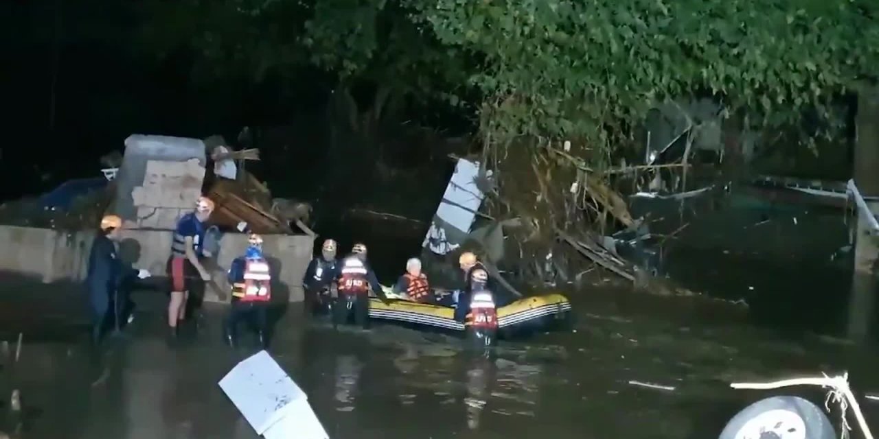 AFAD: KASTAMONU’DA SELE KAPILAN 4 VATANDAŞIMIZ HAYATINI KAYBETTİ