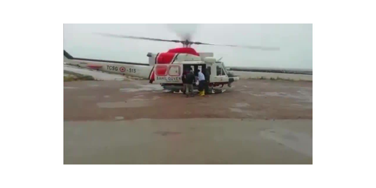 CHP'Lİ KARADENİZ, SİNOP'A HELİKOPTERLE YARDIM MALZEMESİ GÖTÜRDÜ