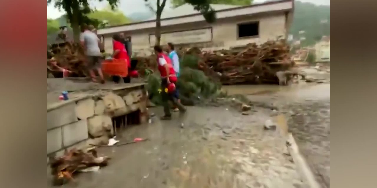 BATI KARADENİZ'DE, SEL NEDENİYLE HAYATINI KAYBEDENLERİN SAYISI 17’YE YÜKSELDİ