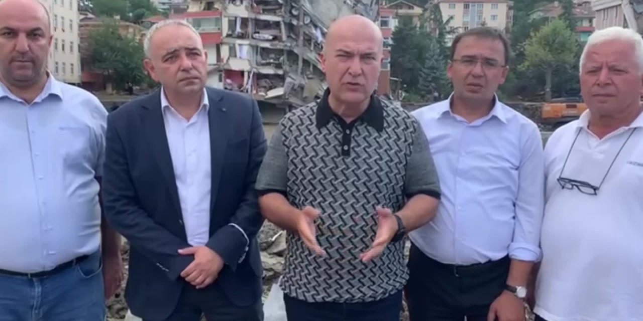 İKLİM KOMİSYONU'NUN CHP'LİÜYELERİ SEL BÖLGESİNDE... MURAT BAKAN: "HERKES, HES KAPAKLARININ AÇILMASININ SELİN ETKİSİNİ YÜZDE 20 ARTIRDIĞINI DÜŞÜNÜYOR"