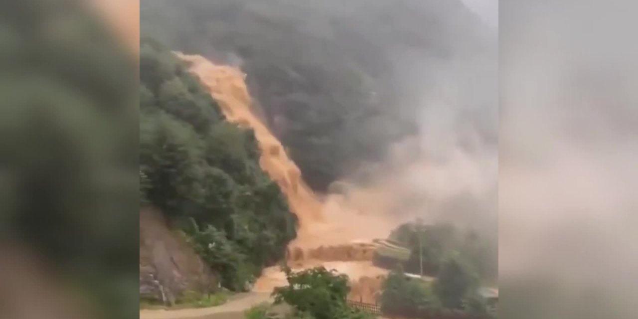 RİZE'DE HEYELAN NEDENİYLE 48 KÖY YOLU ULAŞIMA KAPANDI