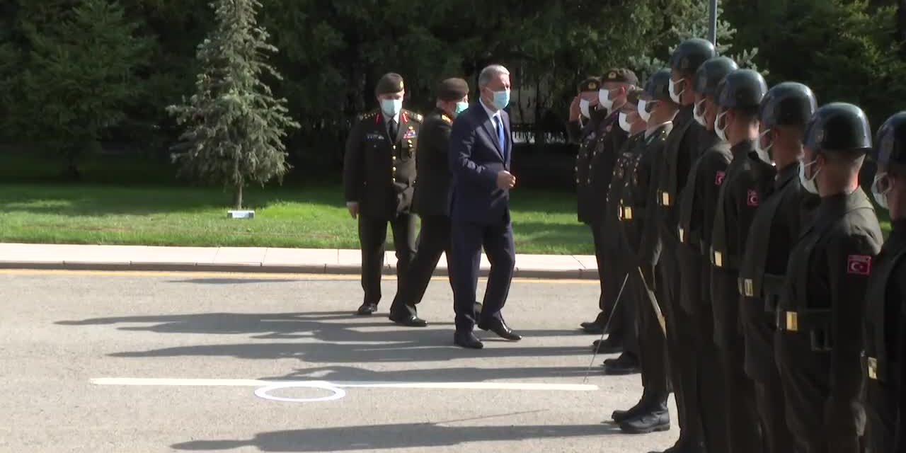 KARA KUVVETLERİ KOMUTANLIĞI'NDA DEVİR TESLİM TÖRENİ