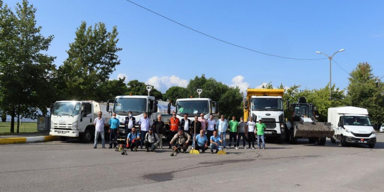 İZMİT BELEDİYESİ KENT GENELİNDEKİ TEMİZLİK ÇALIŞMALARINI SÜRDÜRÜYOR