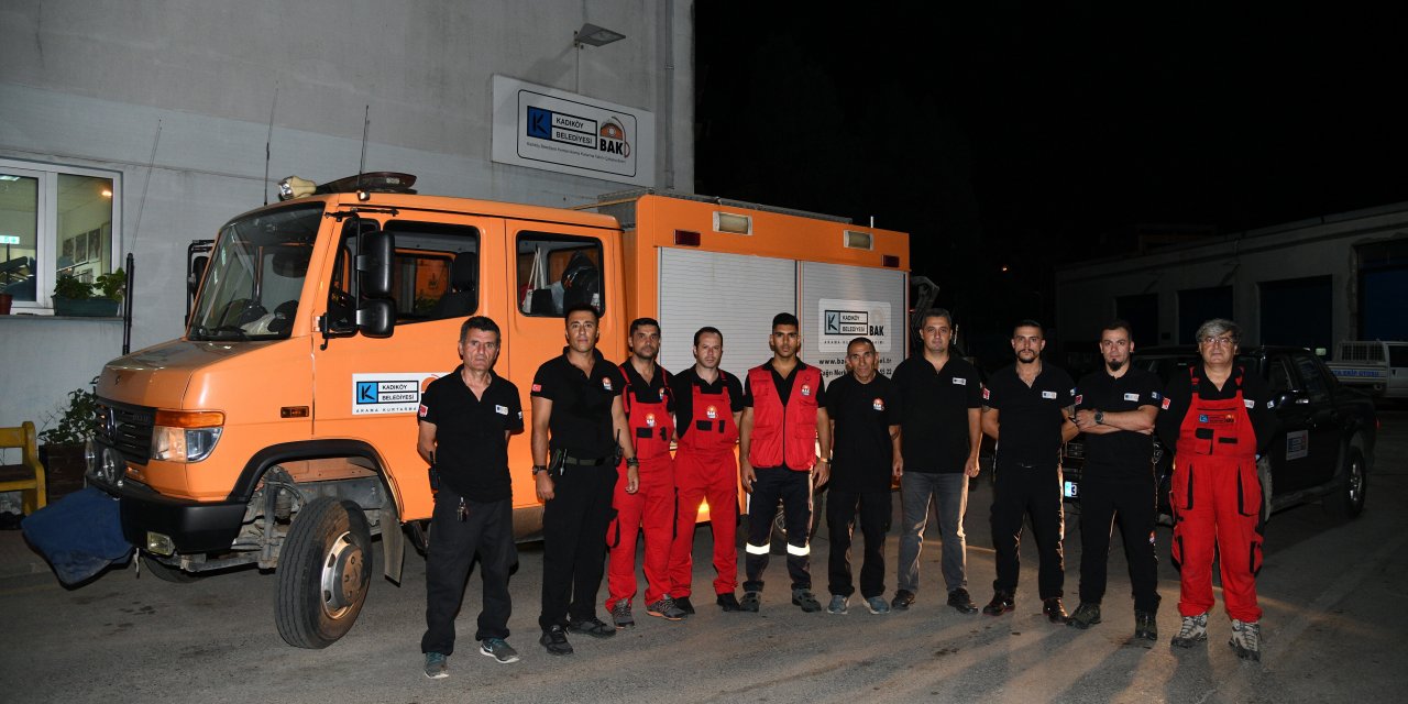 KADIKÖY BELEDİYESİ'NİN ARAMA KURTARMA TAKIMI "BAK KADIKÖY", SEL BÖLGESİNDE
