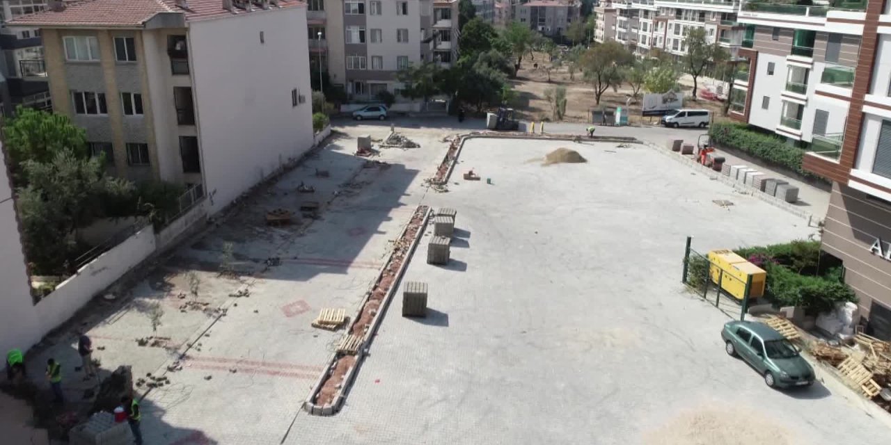 ÜCRETSİZ OTOPARKLAR BUCA TRAFİĞİNE NEFES ALDIRDI