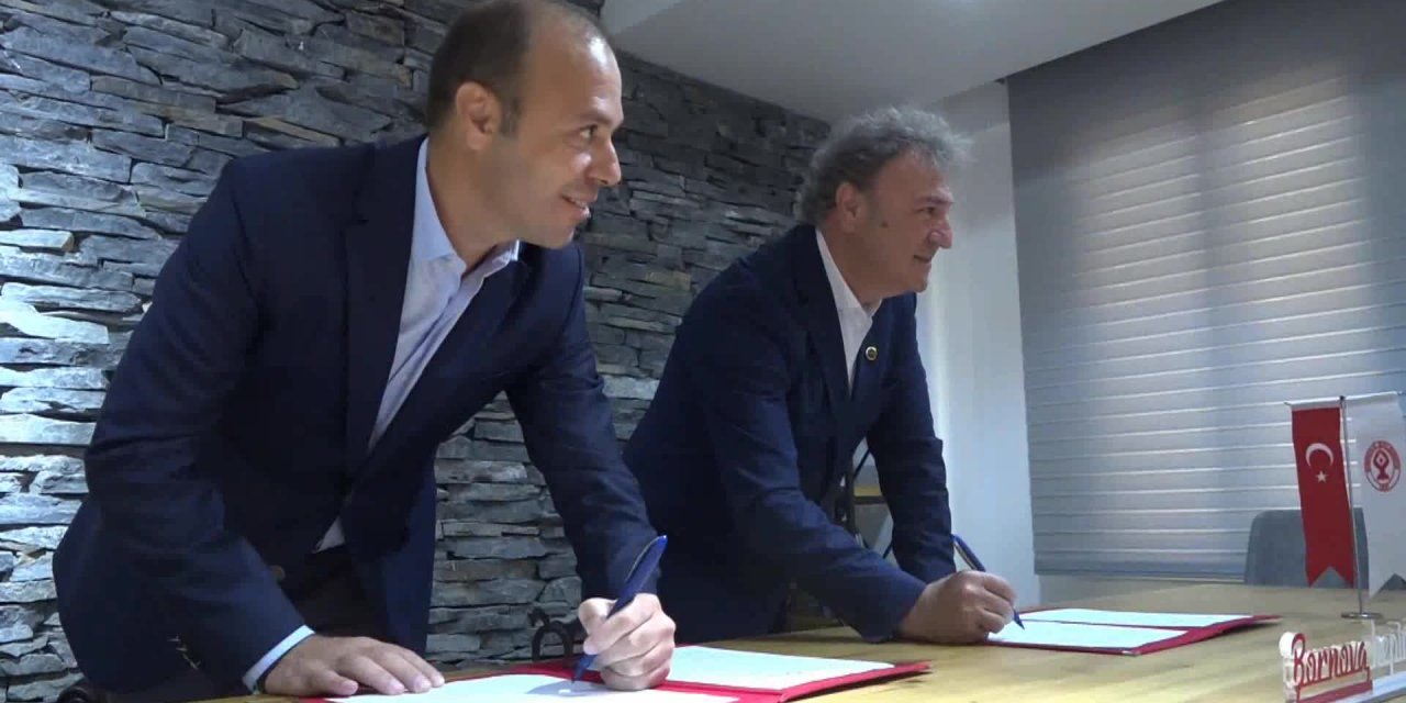 BORNOVA'DA YOL SORUNUNU BİTİREN İMZA