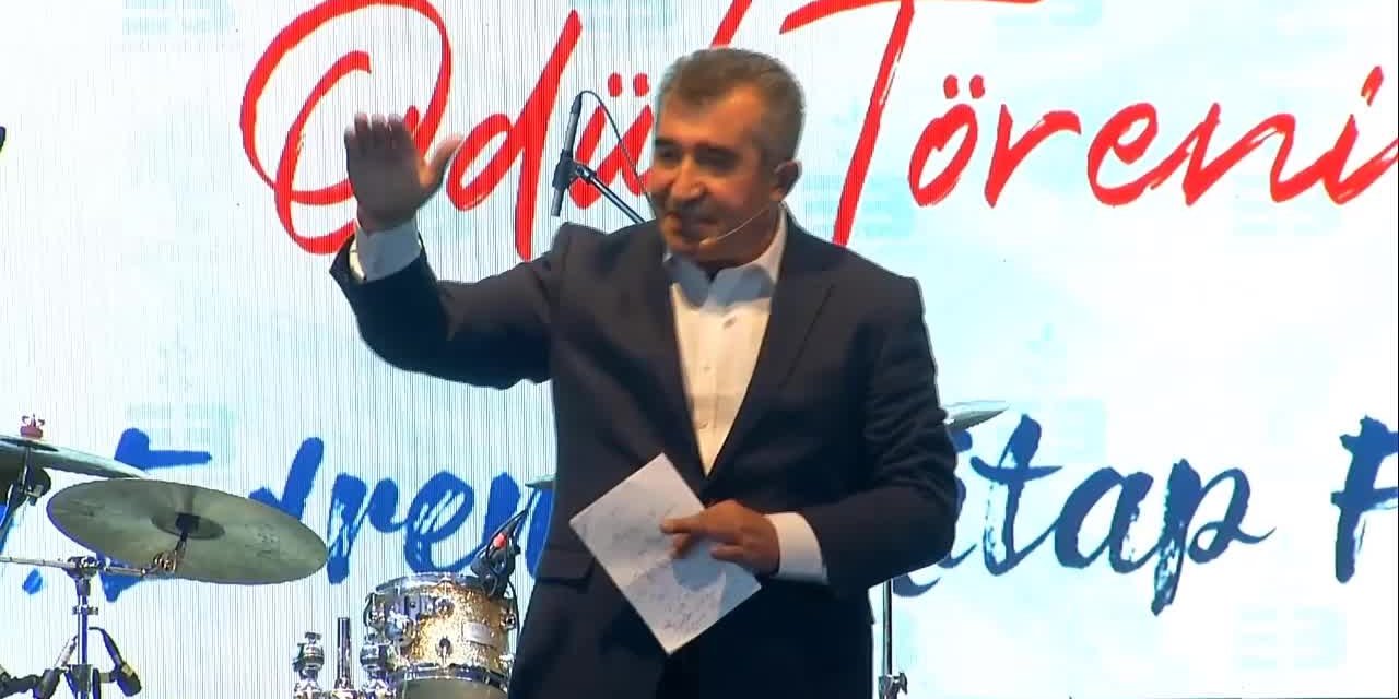 4. EDREMİT KİTAP FUARI'NDA GÖRKEMLİ KAPANIŞ