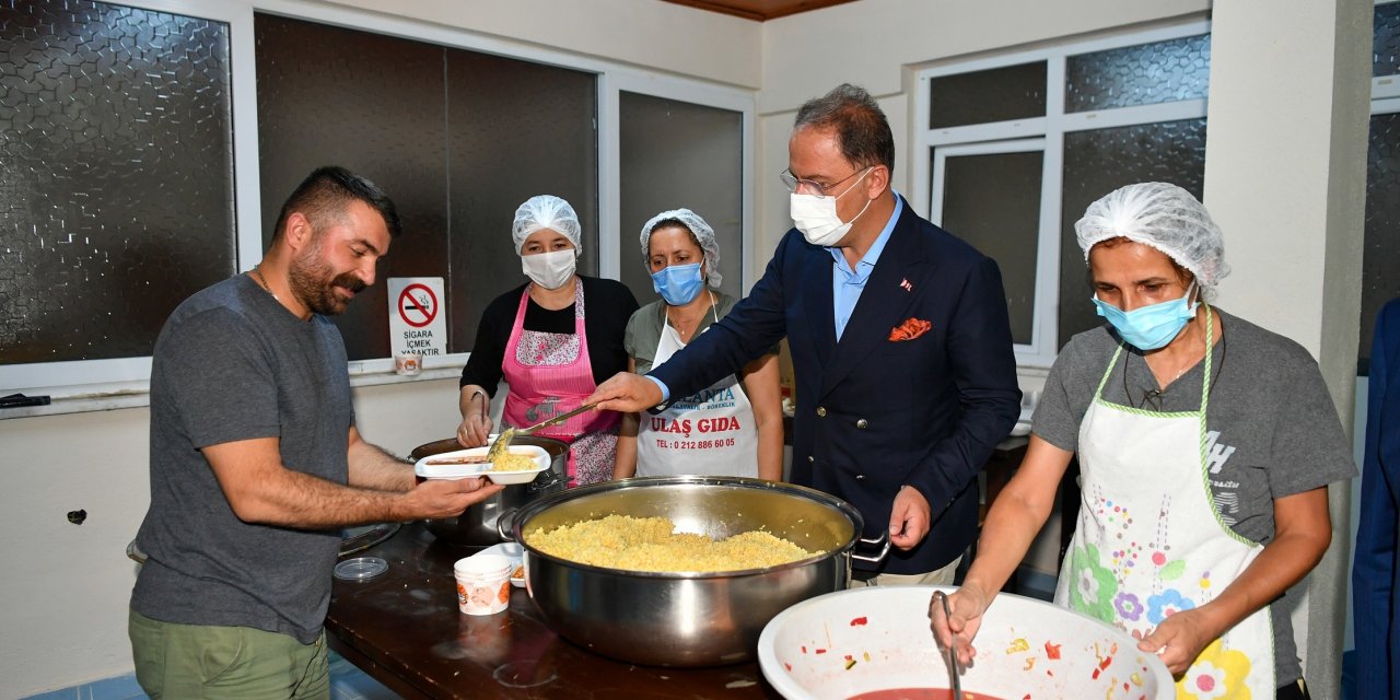 BEYLİKDÜZÜ BELEDİYE BAŞKANI ÇALIK: “PAYLAŞTIĞIMIZ MUHARREM LOKMASI GÜZELLİKLERE VESİLE OLSUN”