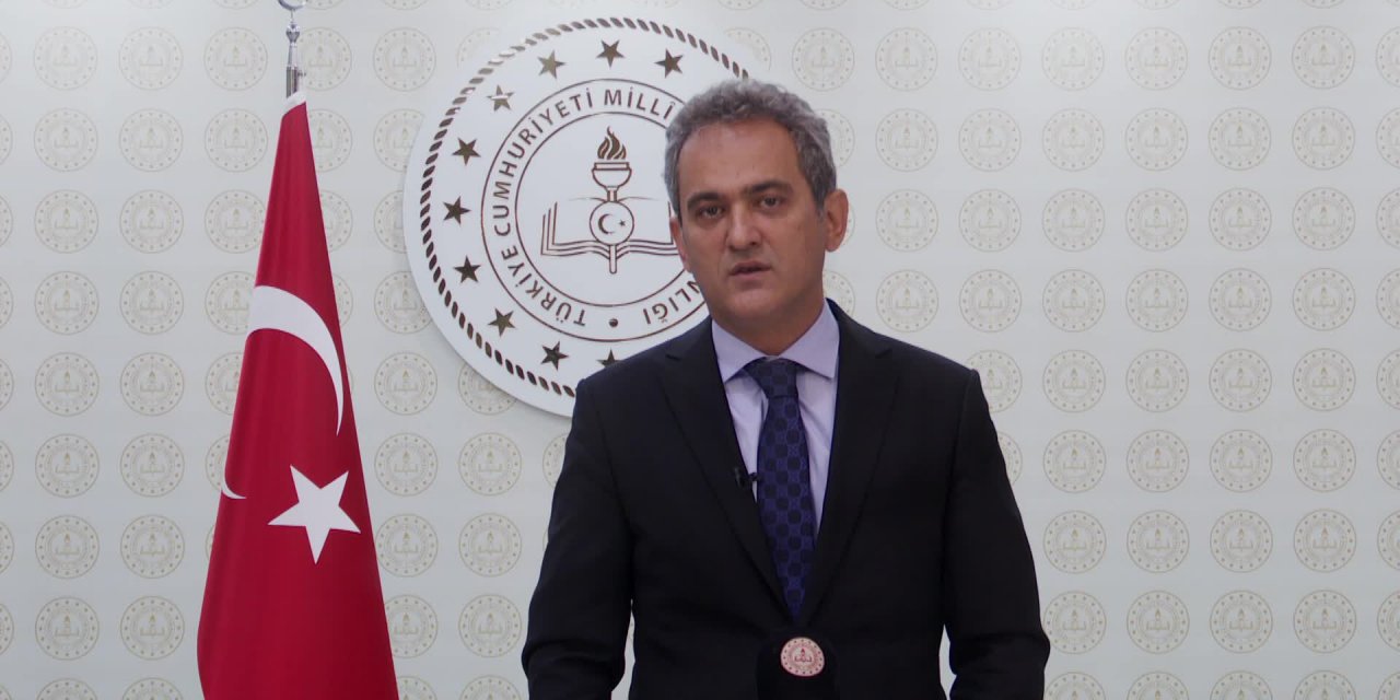 MİLLİ EĞİTİM BAKANI ÖZER: 6 EYLÜL İTİBARİYLE TÜM KADEMELERDE HAFTADA 5 GÜN VE YÜZ YÜZE EĞİTİM BAŞLIYOR