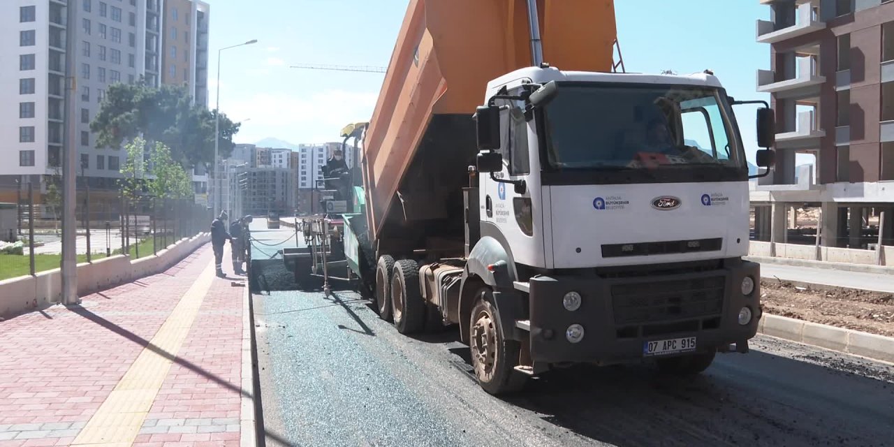 ANTALYA BÜYÜKŞEHİR, KEPEZ-SANTRAL'DE ASFALT ÇALIŞMALARINI SÜRDÜRÜYOR