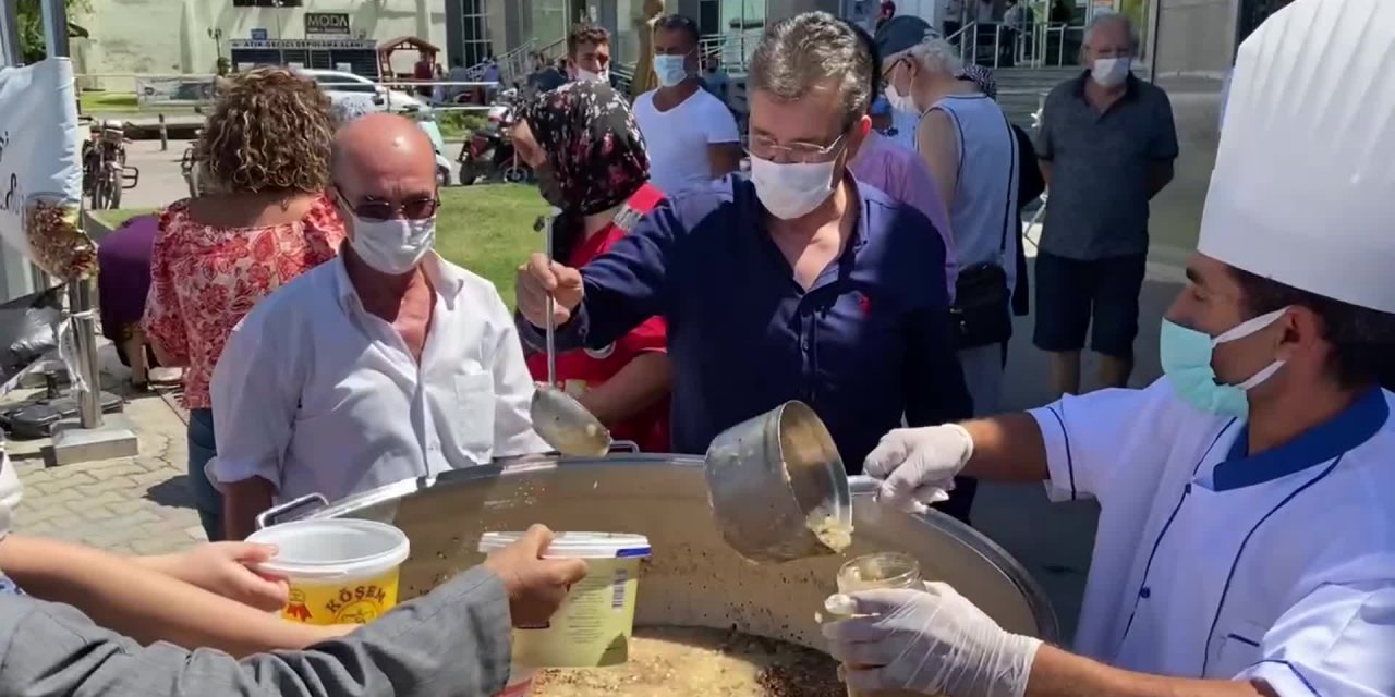 EDREMİT BELEDİYESİ AŞURE HAYIRLARI BAŞLADI