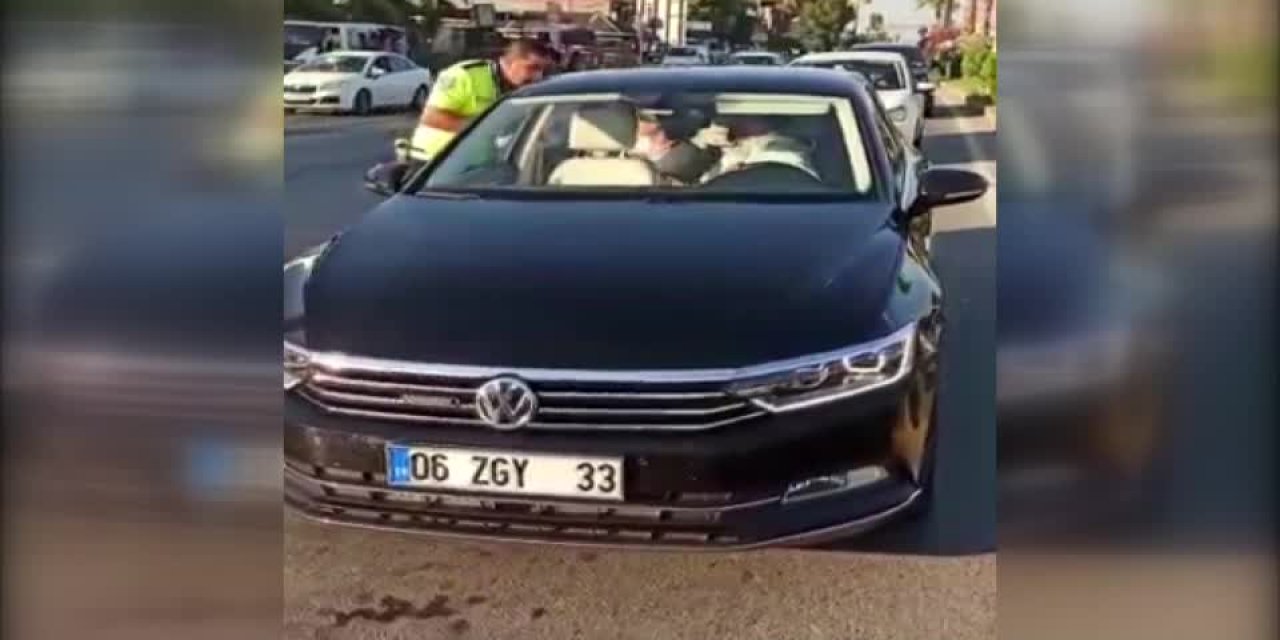AKP MİLLETVEKİLİNDEN ARACINI DURDURAN POLİSE: "Ş........ BAK"