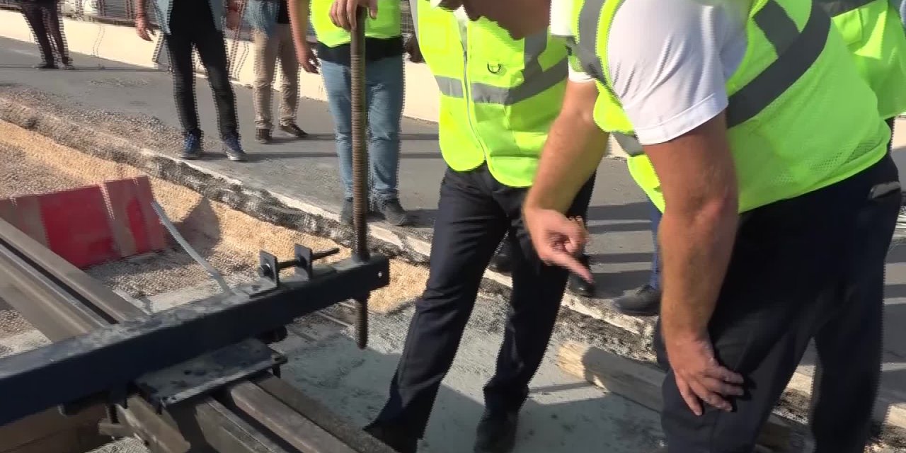 ÇİĞLİ TRAMVAYI'NDA İLK RAYLAR DÖŞENDİ