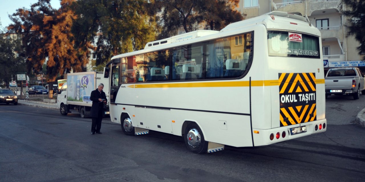 İZMİR'DE OKUL SERVİSLERİNE YÜZDE 15 ZAM GELDİ