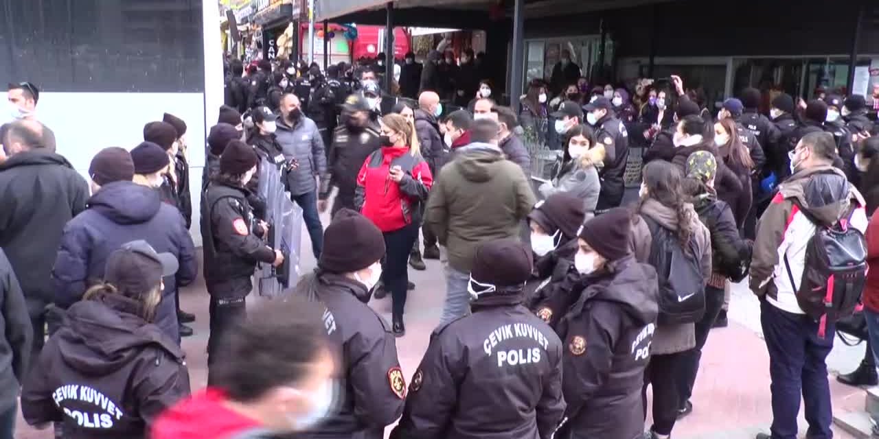 ANKARA'DA İSTANBUL SÖZLEŞMESİ PROTESTOSU: "YILIN İLK ÜÇ AYINDA 82 KADIN ÖLDÜRÜLDÜ"