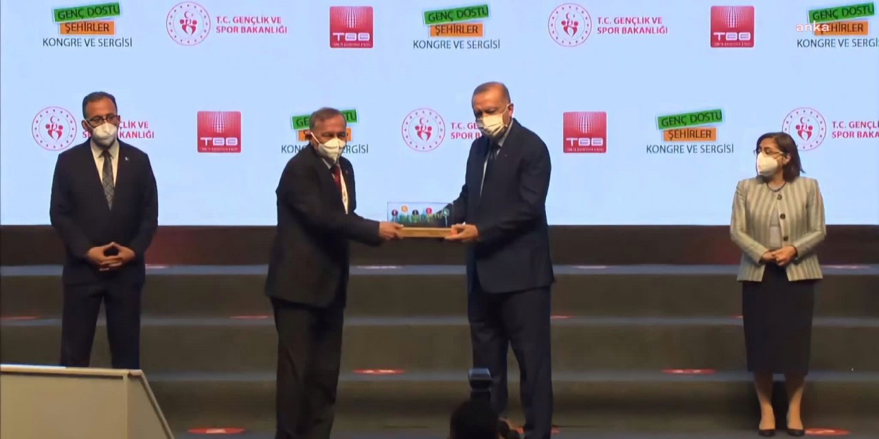 SEYHAN’A “GENÇ DOSTU ŞEHİR”ÖDÜLÜ
