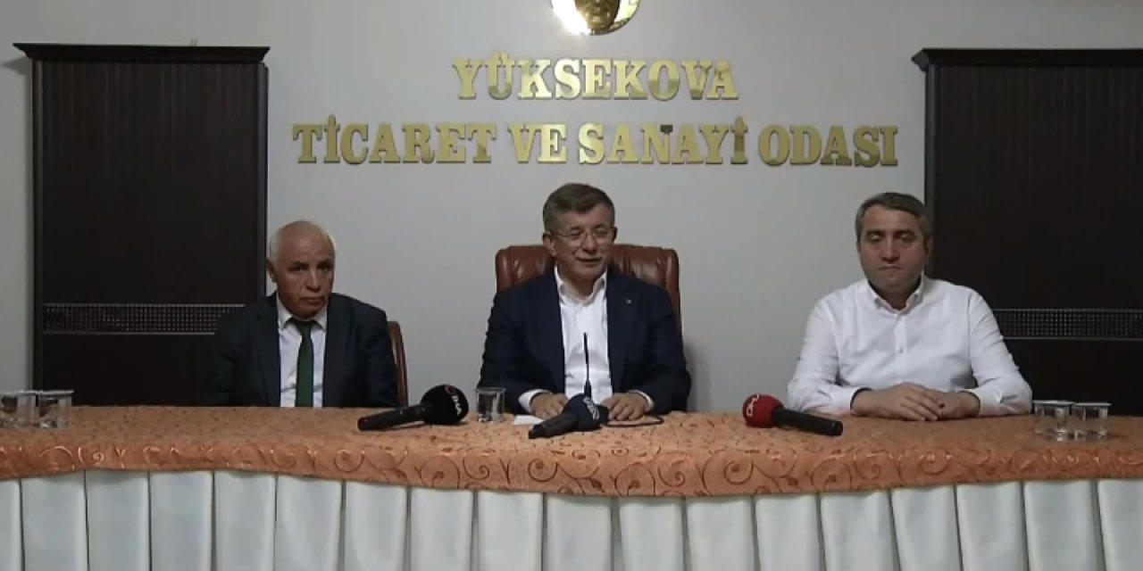 DAVUTOĞLU: "KÜRTLER SORUN YA DA TEHDİT DEĞİL; VATANDAŞ"