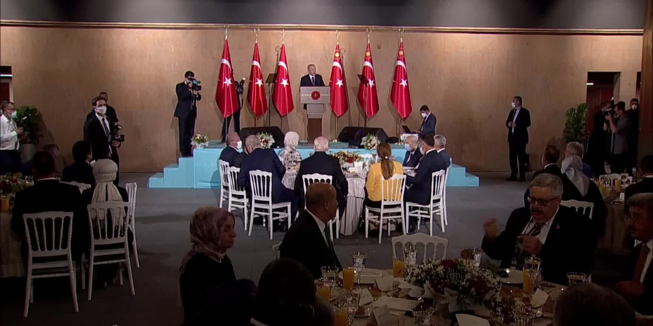 ERDOĞAN: “TALİBAN LİDERLERİNDEN GELEN MESAJLARA ŞİMDİLİK İHTİYATLI BİR İYİMSERLİKLE YAKLAŞIYORUZ”