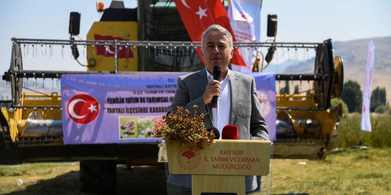 KAYSERİ YAHYALI’DA KARABUĞDAY YETİŞTİRİCİLİĞİ PROJESİ TARLA GÜNÜ DÜZENLENDİ