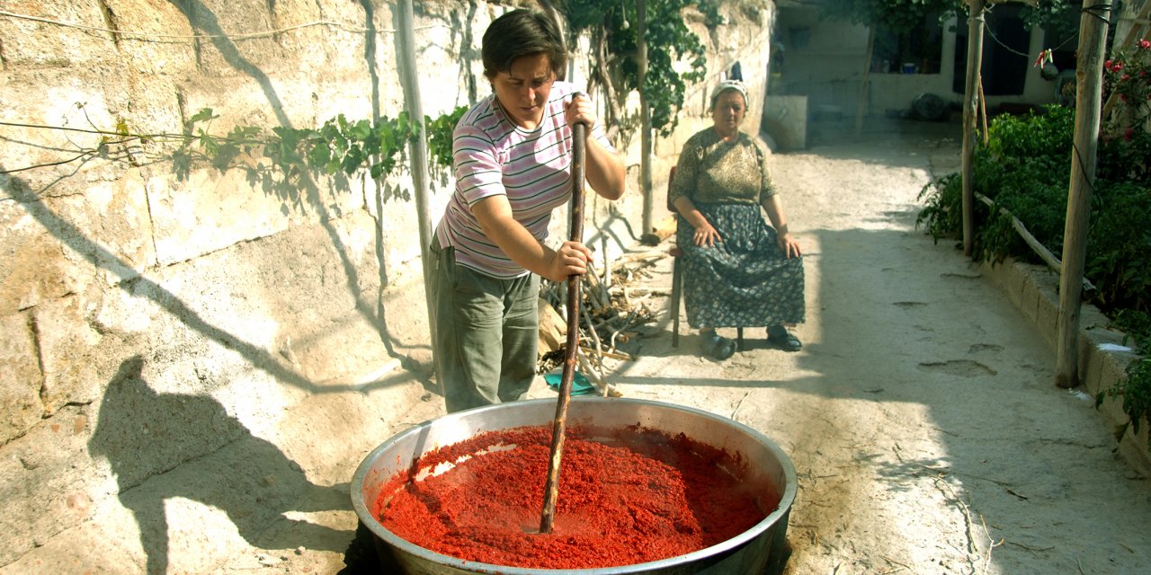 KAPADOKYA’DA SALÇA KAZANLARI KAYNAMAYA BAŞLADI