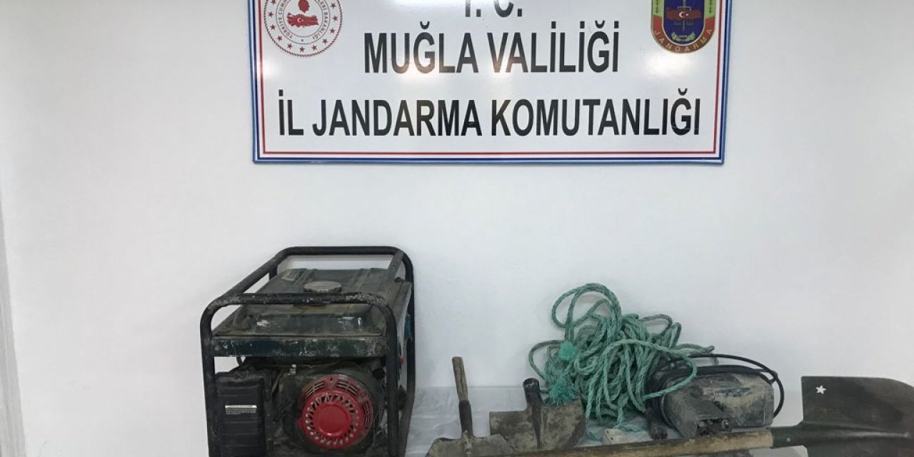 KAÇAK KAZI İÇİN ANTİK KENTTE TÜNEL KAZMIŞLAR