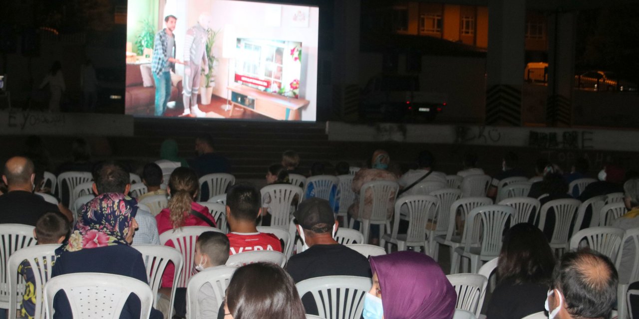 ÇANKAYA BELEDİYESİ AÇIK HAVA SİNEMA GÜNLERİ, BU HAFTA ESAT, METİN OKTAY VE KEKLİK'TE