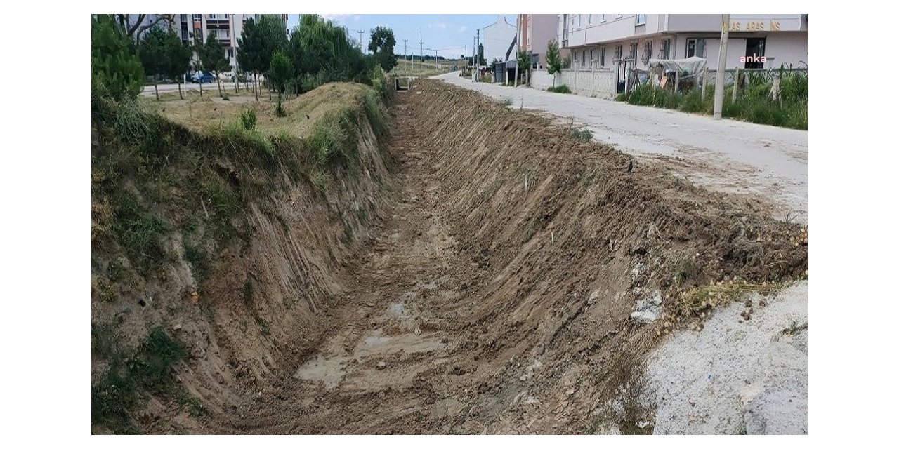 TEKİRDAĞ BÜYÜKŞEHİR’DEN KAPAKLI İLÇESİNDE DERE TEMİZLİĞİ