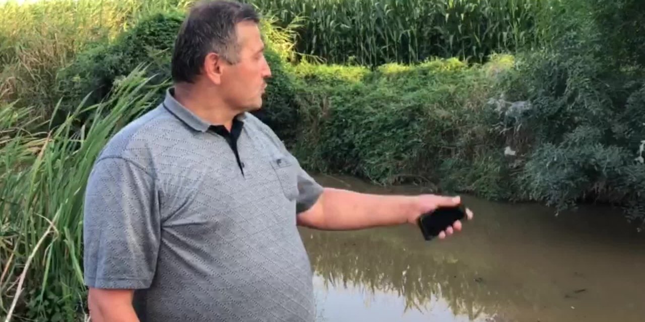 SAKARYA’DA HALK HEM DERENİN HEM DE BALIKLARIN CENAZE NAMAZINI KILDI