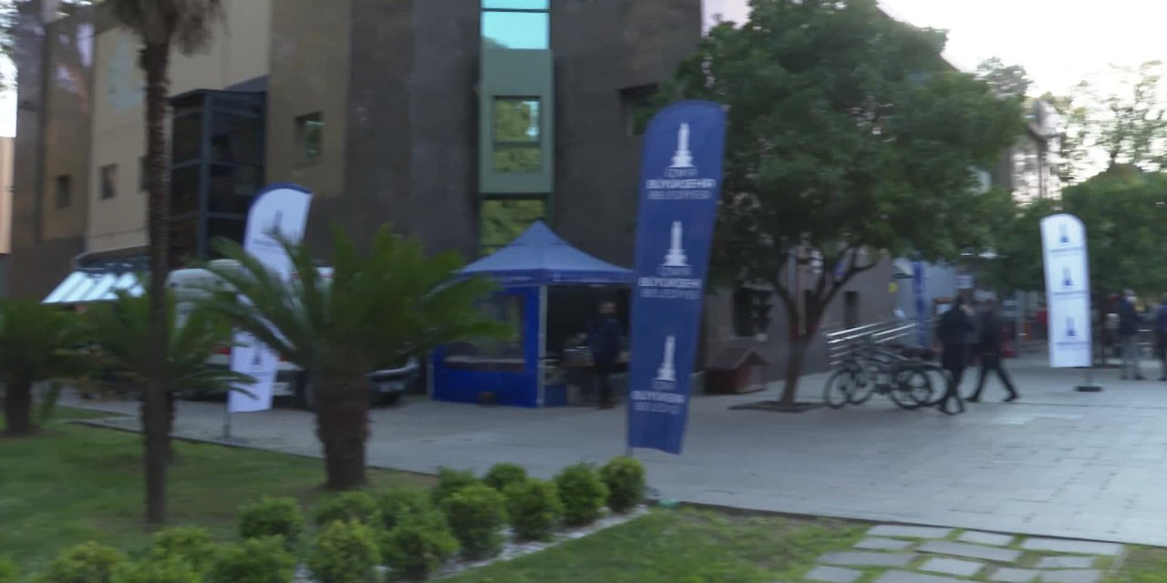 İZMİR BÜYÜKŞEHİR BELEDİYESİŞEHİR TİYATROLARI, DÜNYA TİYATRO GÜNÜ'NDE TANITILDI