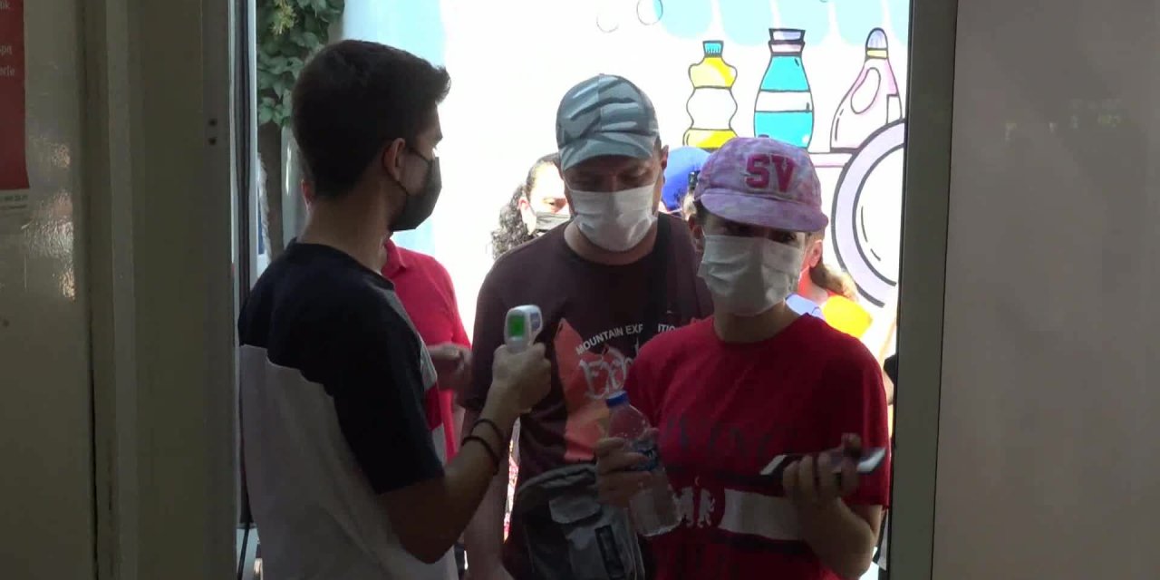 BORNOVA’DA TOPLU İŞ GÖRÜŞMESİ HEYECANI